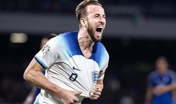 拜仁让奥西门靠后站：等着，我们先全力进攻凯恩