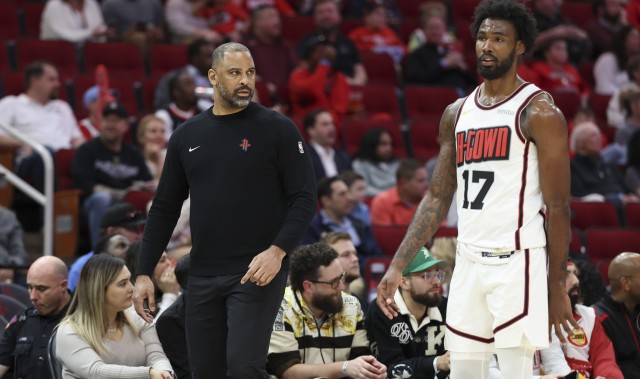 游戏规则介绍-乌度卡谈4防守人怪阵：这确实改变了比赛 希望用换防打出强硬表现