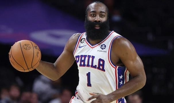 线上娱乐游戏-哈登最早今日向76人报到 目标是制造更大混乱